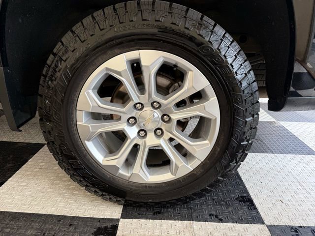 Used 2024 Chevrolet Silverado 1500 LTZ w/ Technology Package image 11
