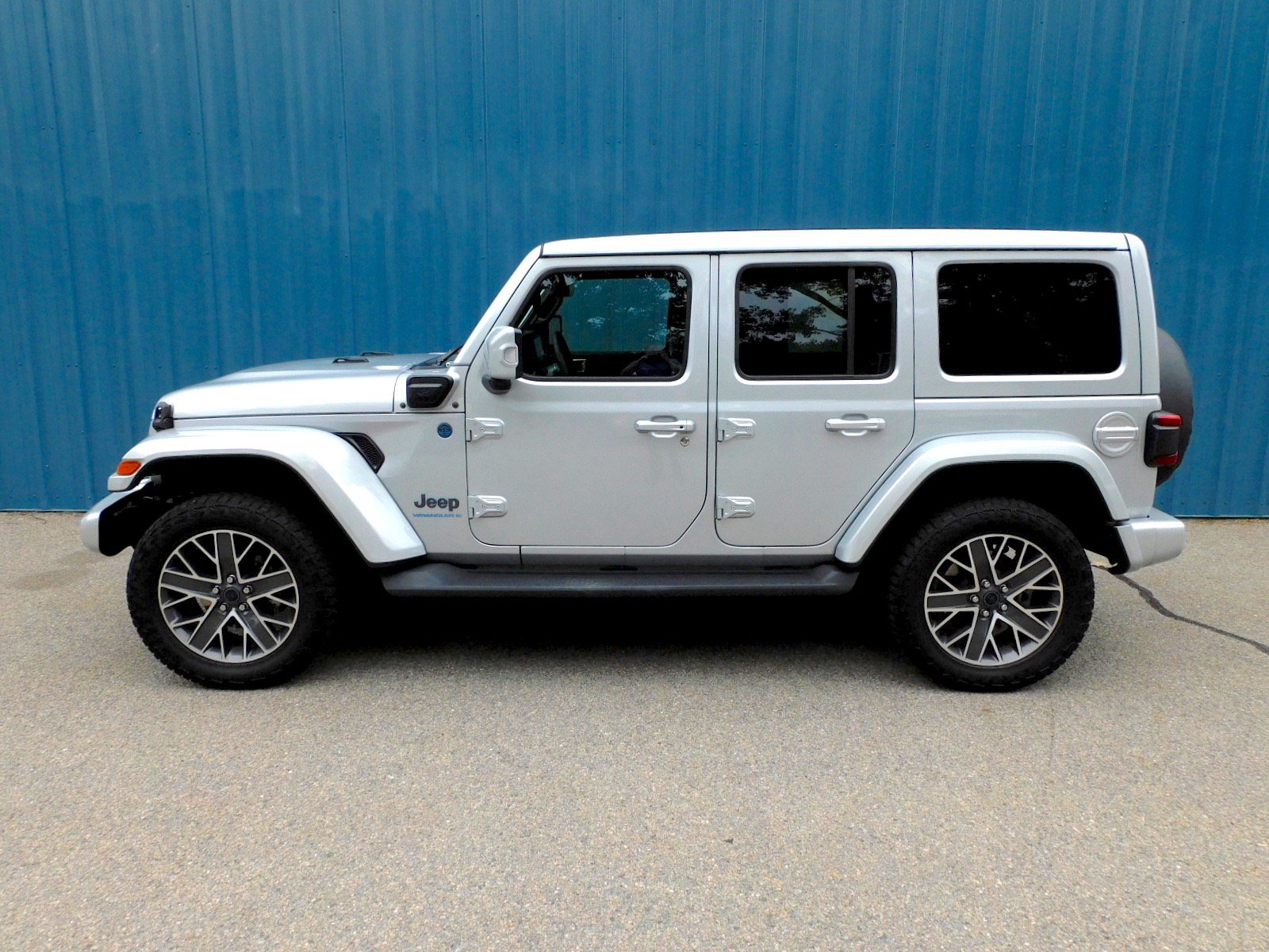 Used 2024 Jeep Wrangler High Altitude AWD/4WD image 2
