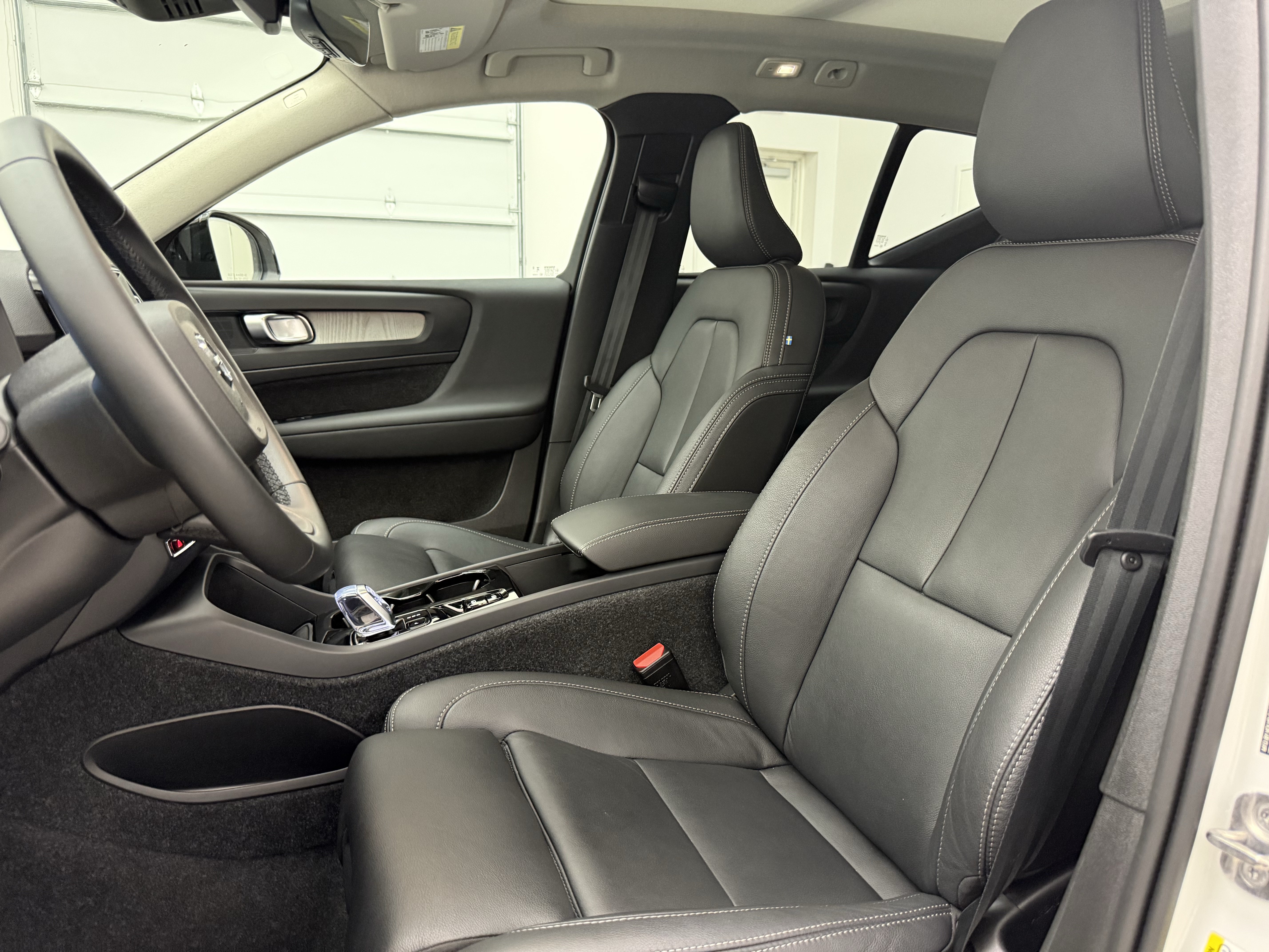 Certified 2026 Volvo XC40 B5 Plus AWD/4WD image 19