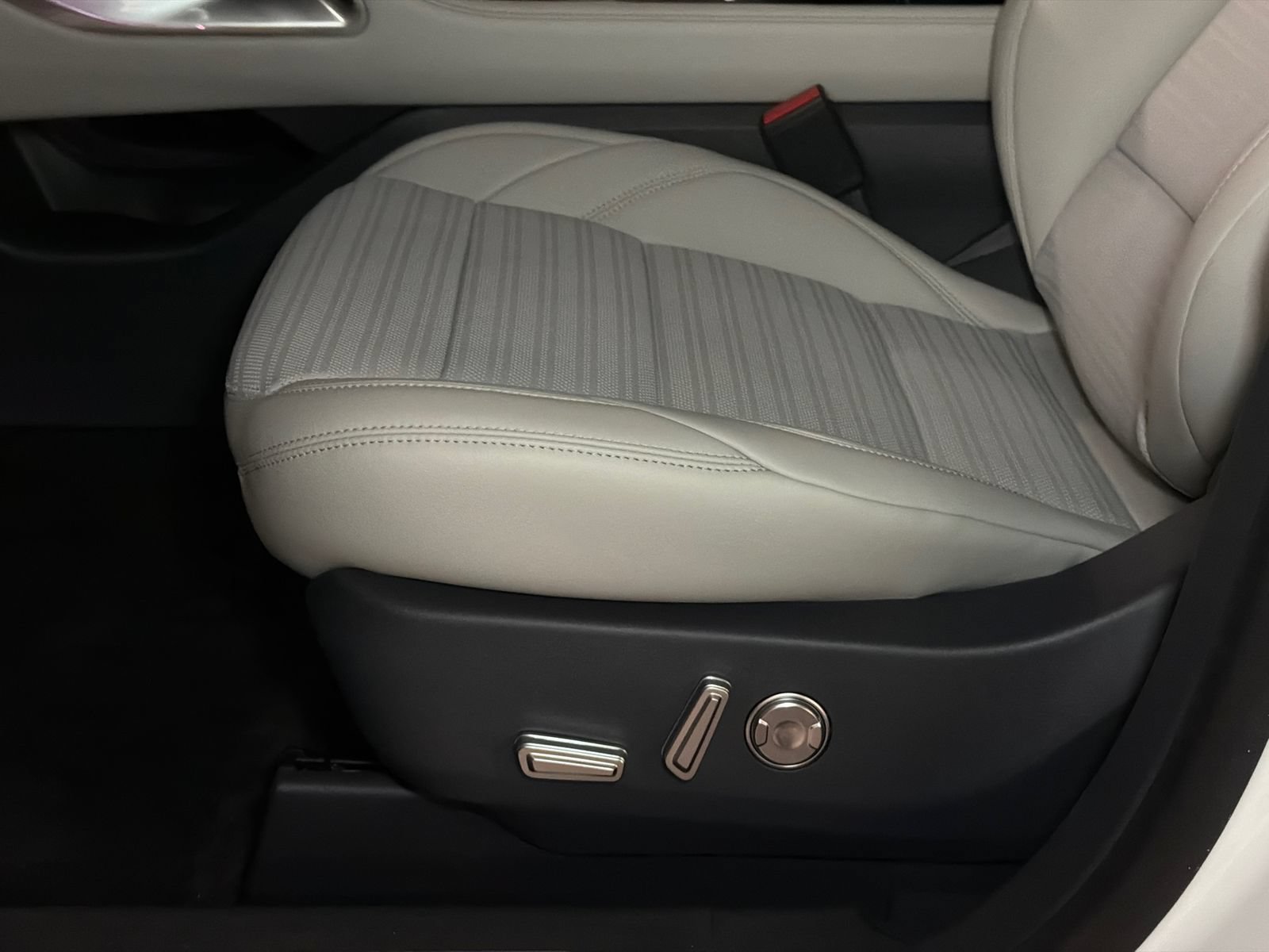 New 2026 Lincoln Nautilus Reserve AWD/4WD image 15