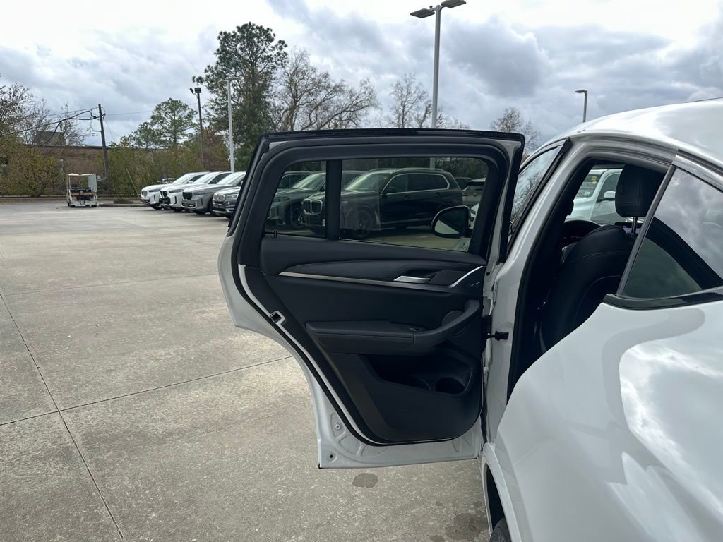 Certified 2025 BMW X4 xDrive30i w/ M Sport Package image 19