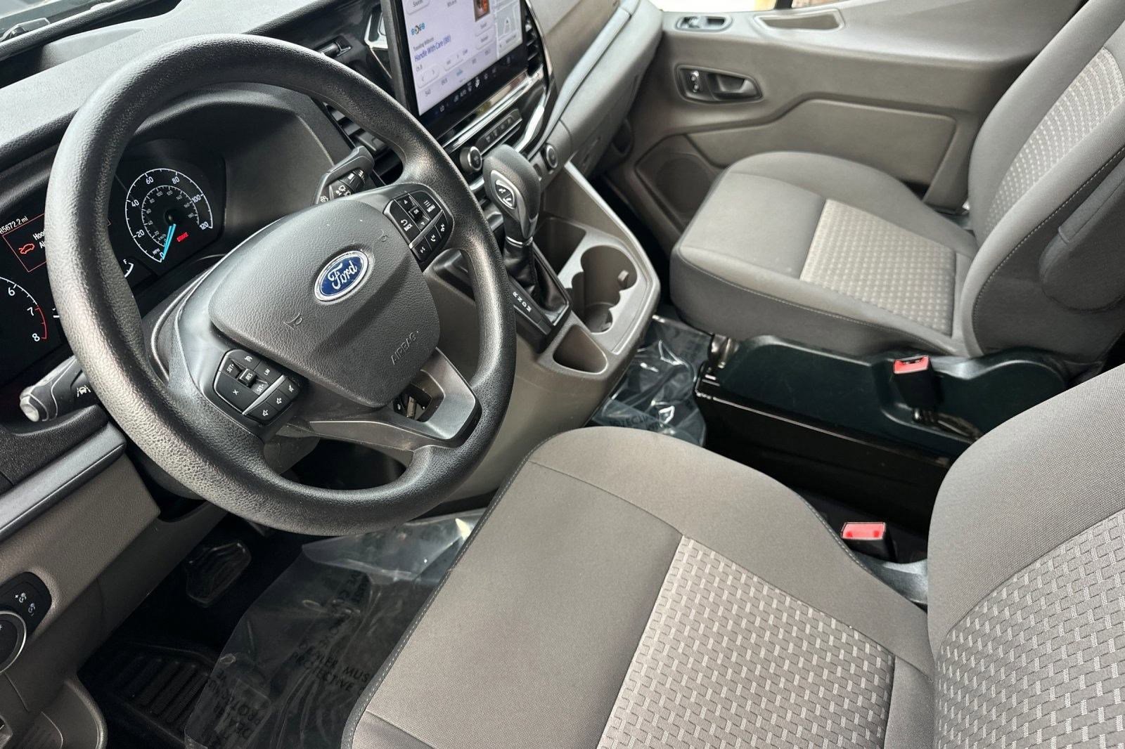 Used 2023 Ford Transit 350 XLT image 4