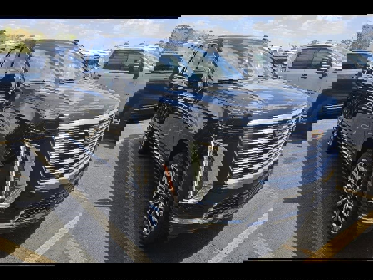 Certified 2025 Cadillac Escalade ESV Premium Luxury Platinum image 2