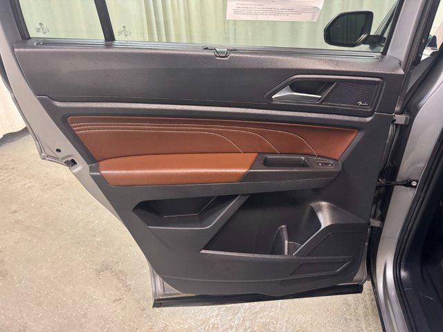 Used 2022 Volkswagen Atlas SEL Premium image 28