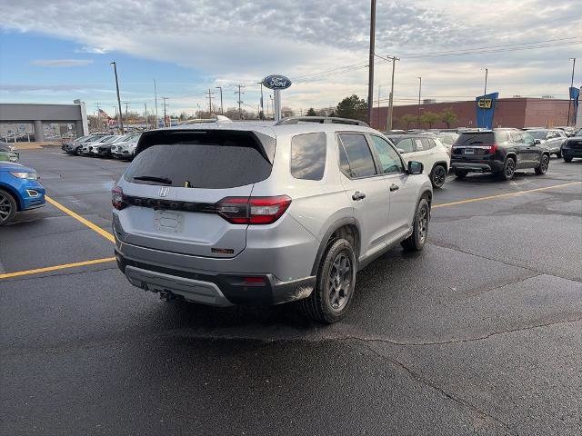 Used 2023 Honda Pilot TrailSport image 5