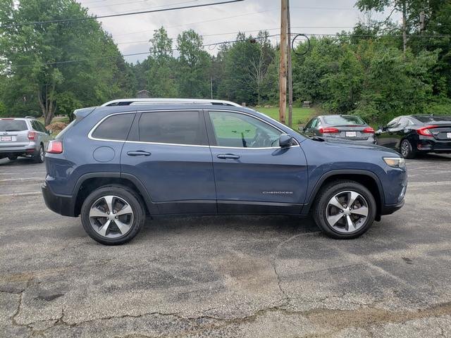 Used 2021 Jeep Cherokee Limited w/ Trailer Tow Group AWD/4WD image 8