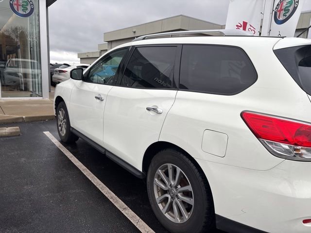 Used 2016 Nissan Pathfinder S image 4