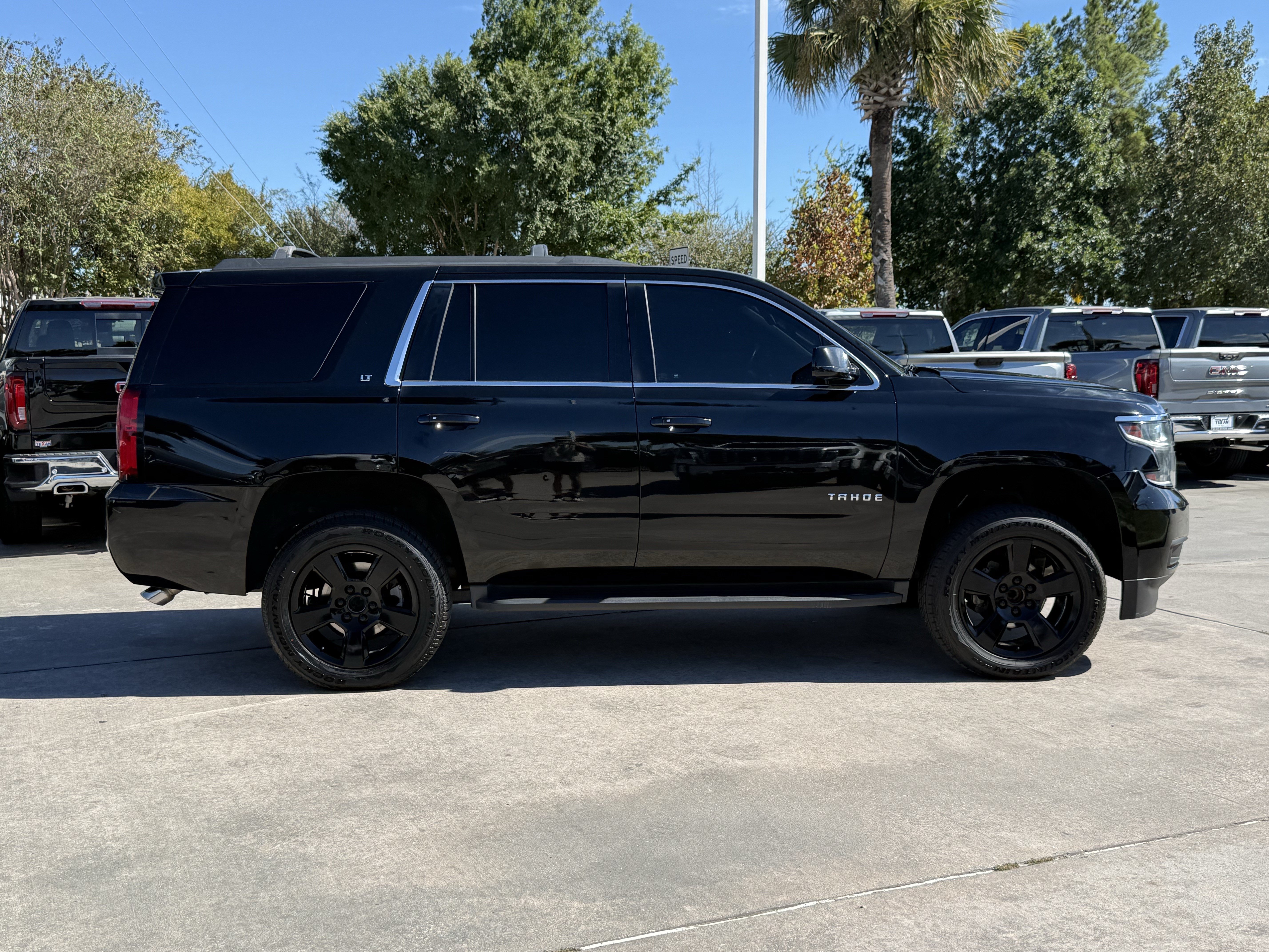 Used 2017 Chevrolet Tahoe LT RWD image 3