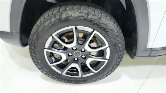 Used 2025 Jeep Compass Trailhawk AWD/4WD image 36