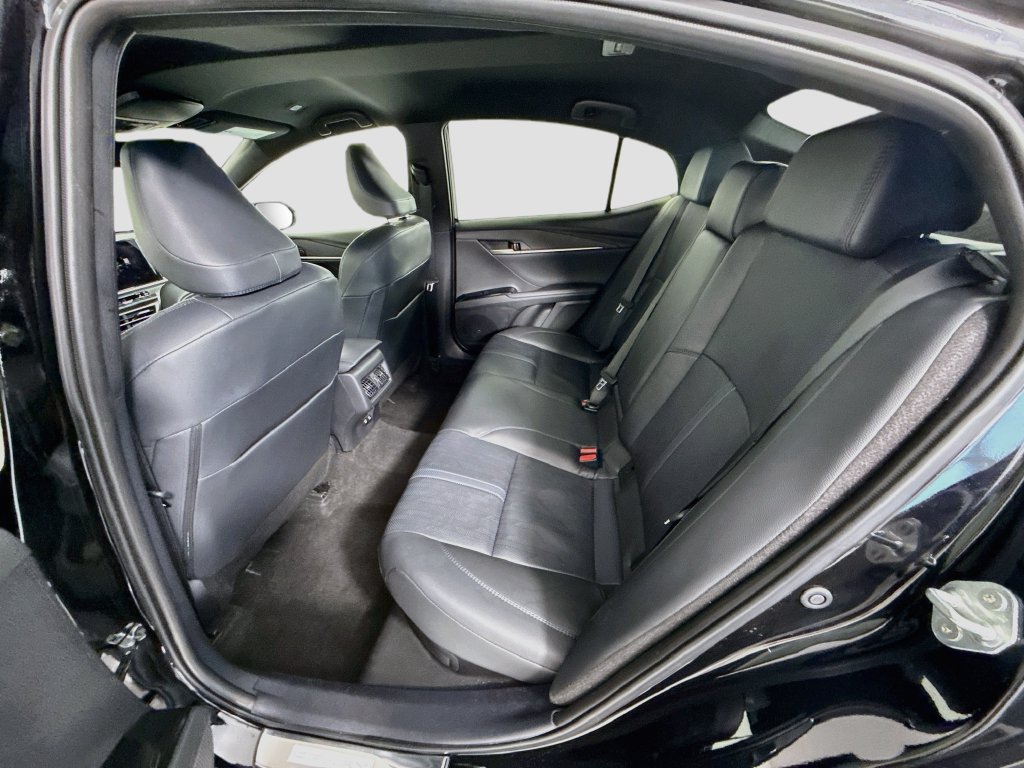 Used 2025 Toyota Camry XSE FWD image 21