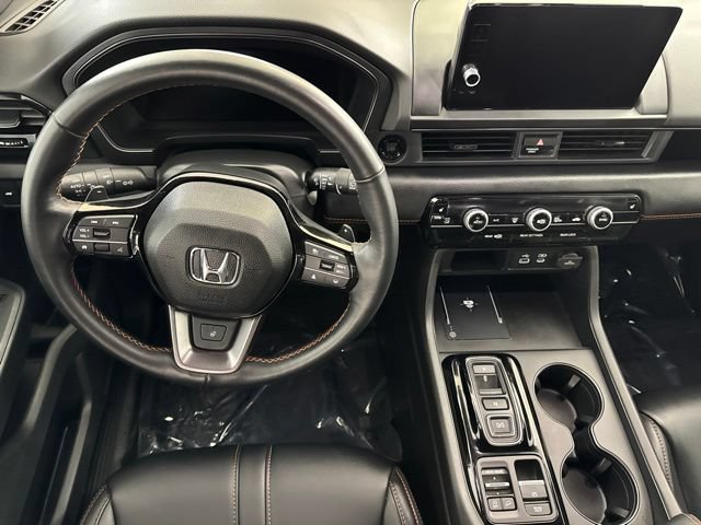 Used 2025 Honda Pilot TrailSport image 28