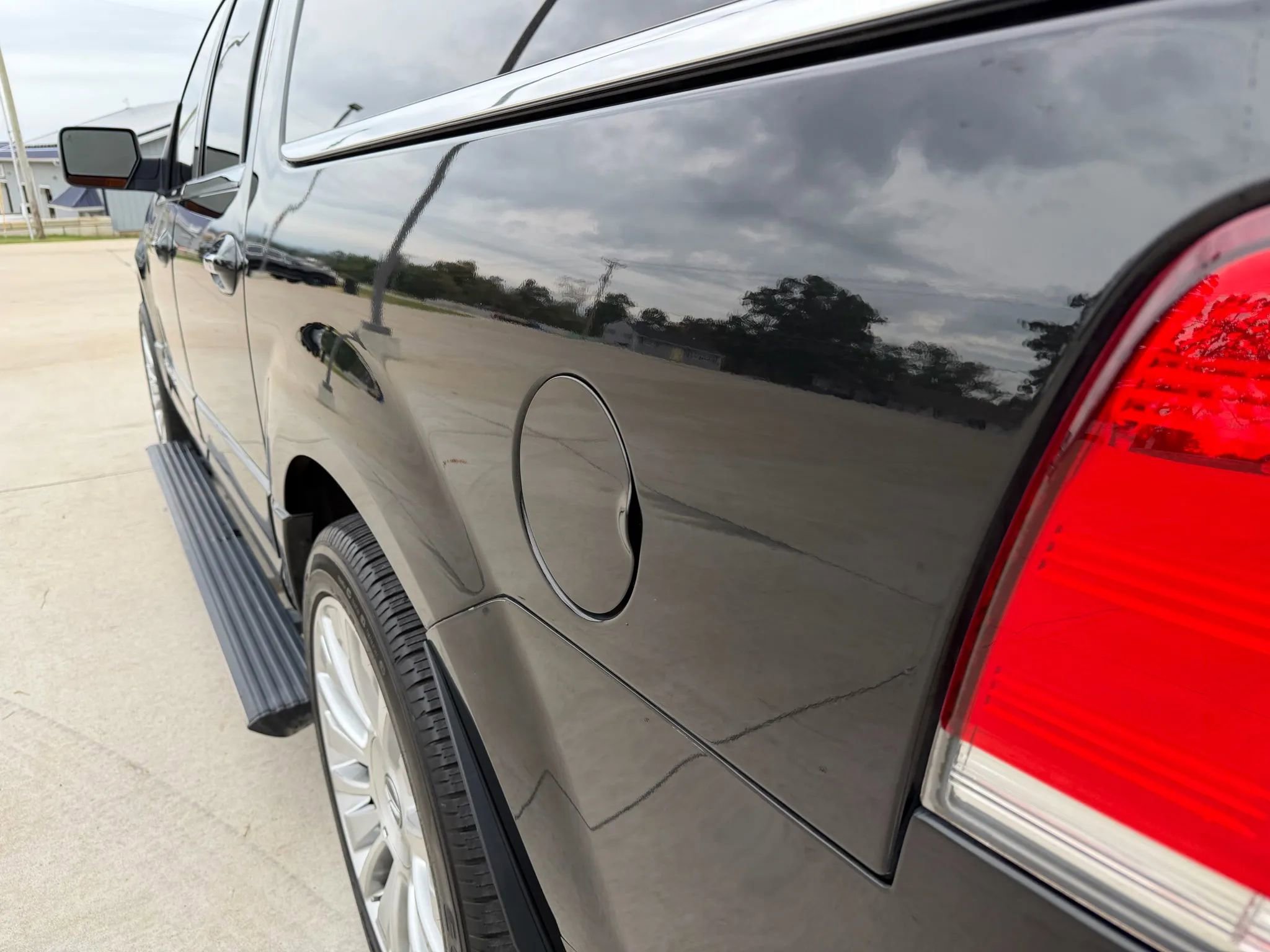 Used 2015 Lincoln Navigator L 4WD w/ Equipment Group 101A Reserve image 74