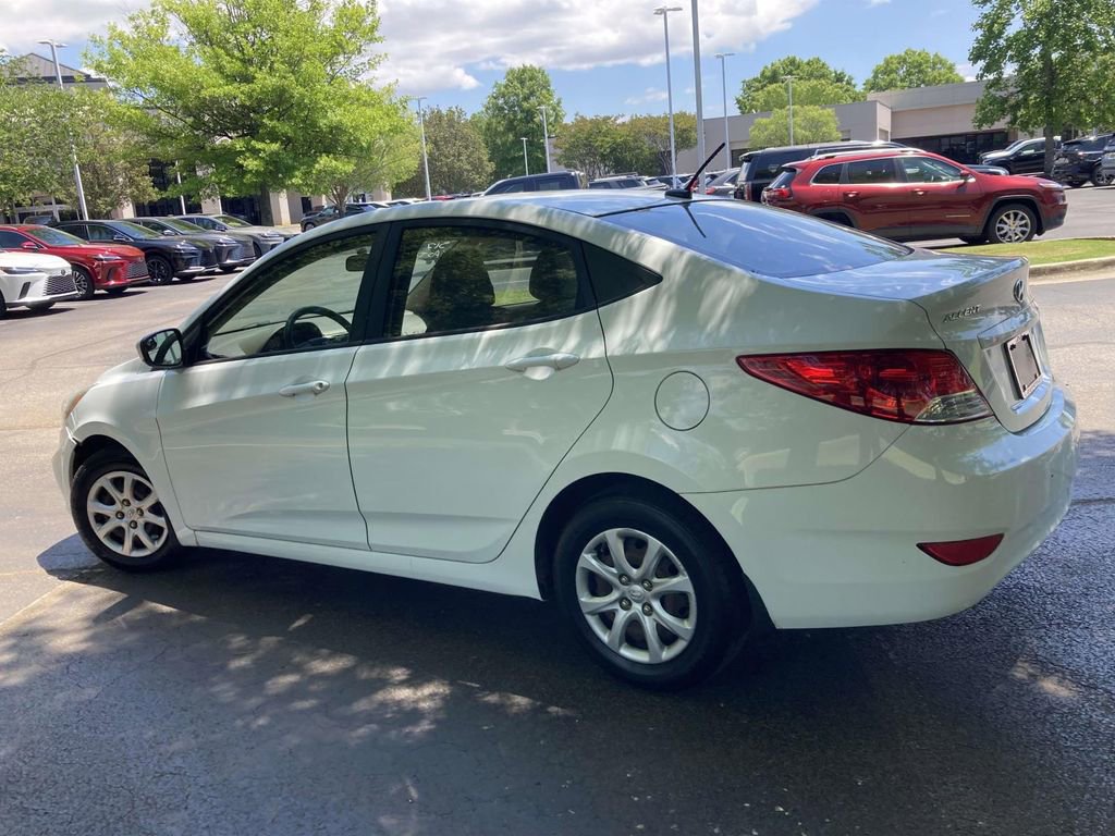 Used 2014 Hyundai Accent GLS FWD image 4