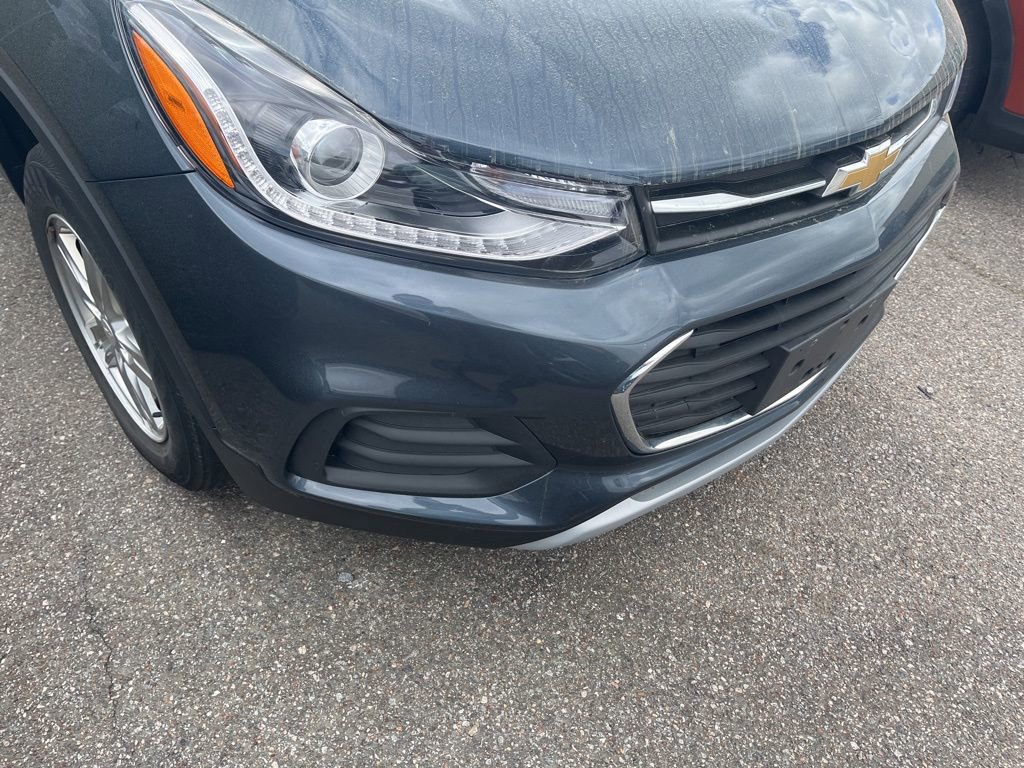 Used 2022 Chevrolet Trax LT w/ LT Convenience Package image 15