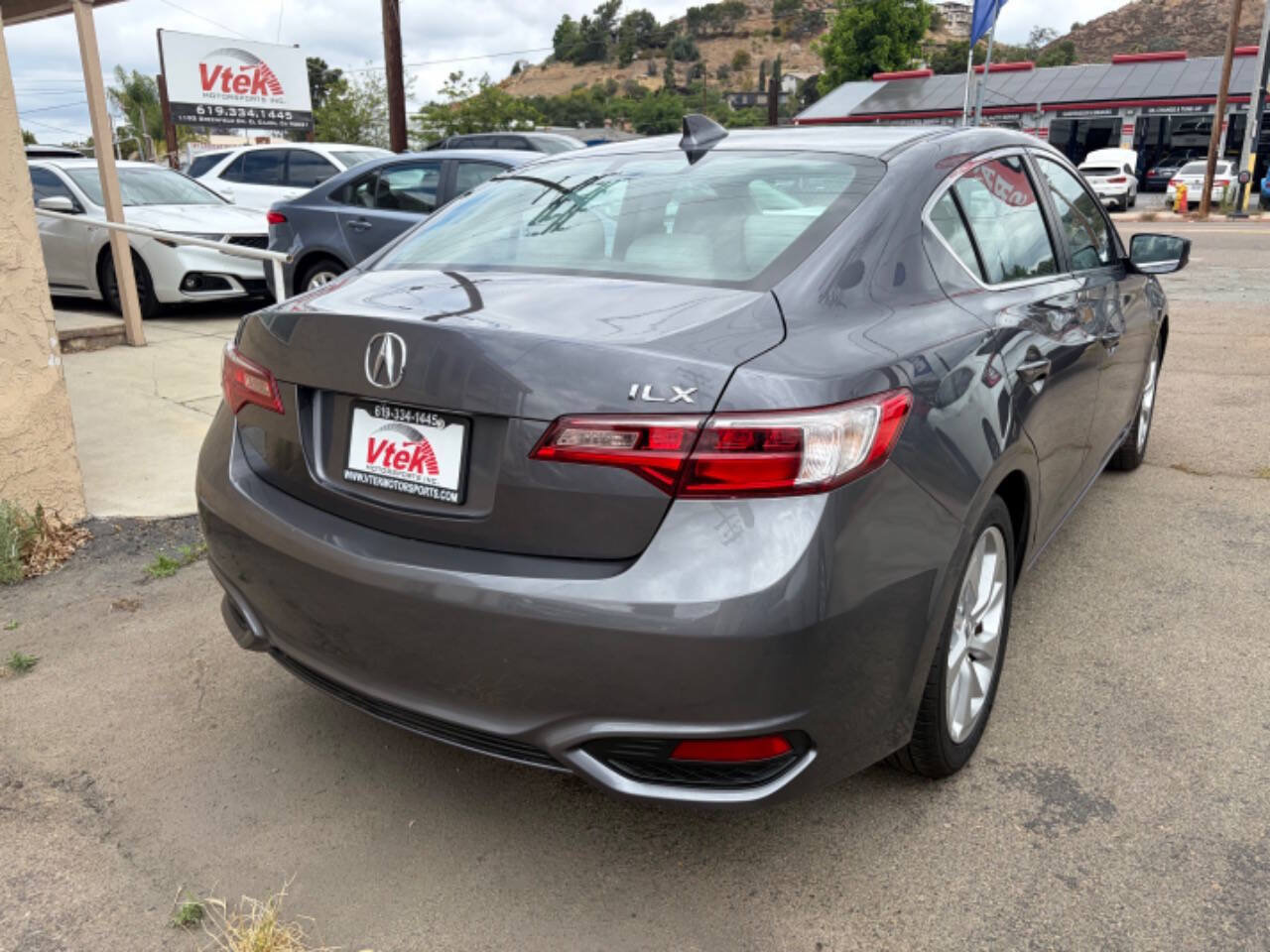 Used 2017 Acura ILX FWD image 5