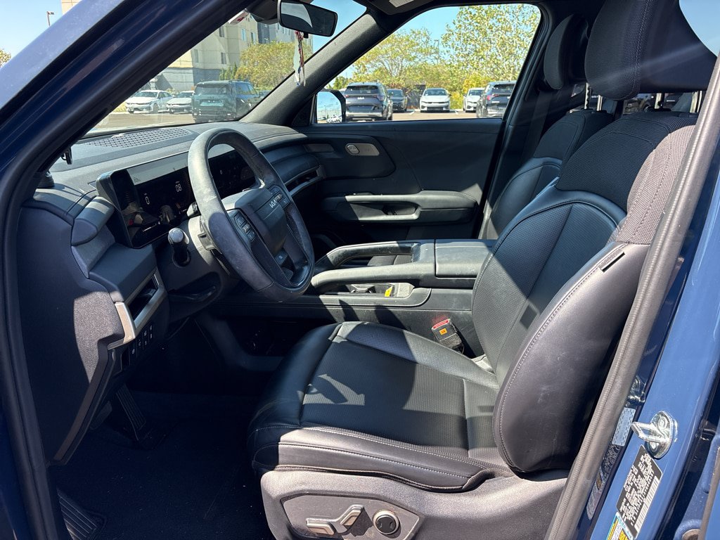 Used 2027 Kia Telluride S w/ Towing Package FWD image 18