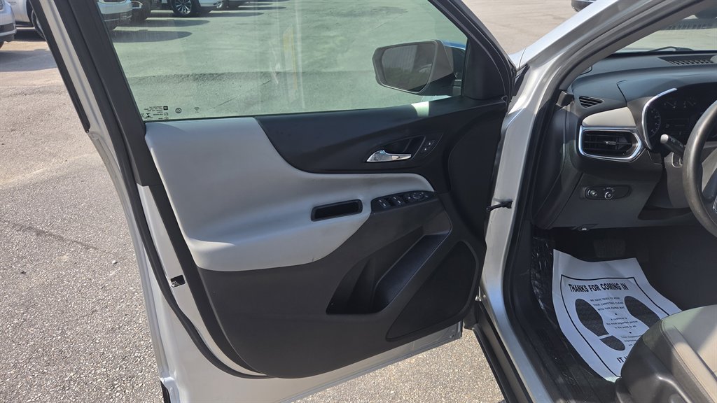 Used 2019 Chevrolet Equinox LS FWD image 11