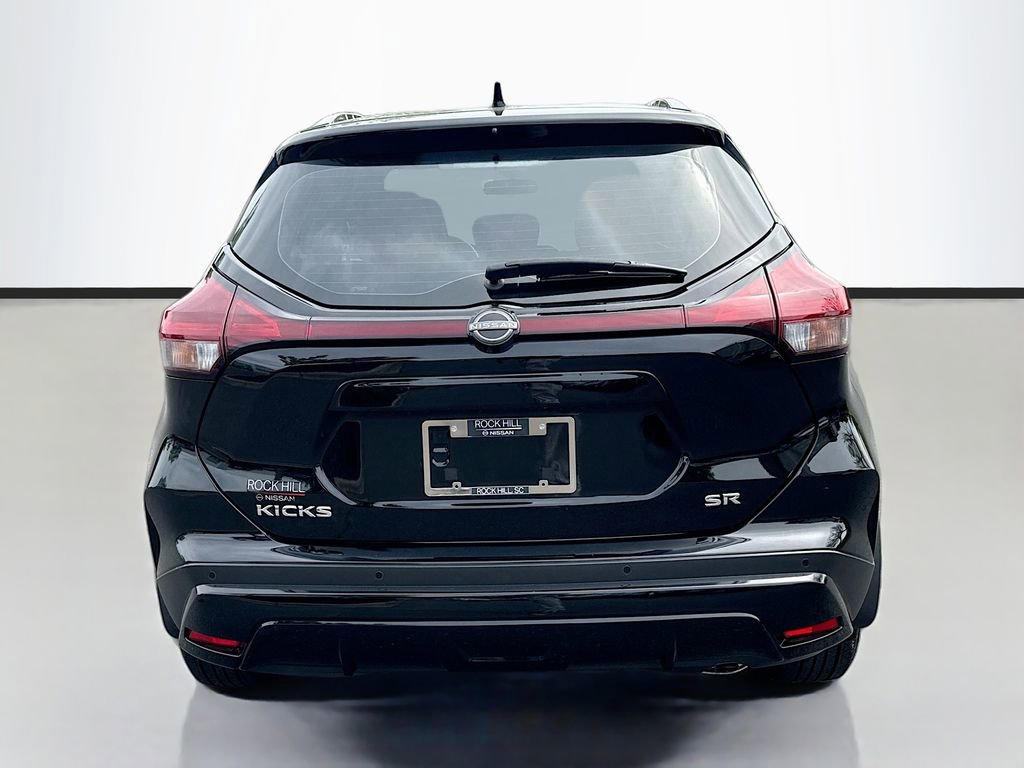Used 2023 Nissan Kicks SR w/ SR Premium Package image 6