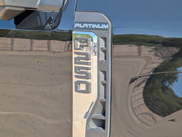 Used 2023 Ford F250 Platinum AWD/4WD image 9