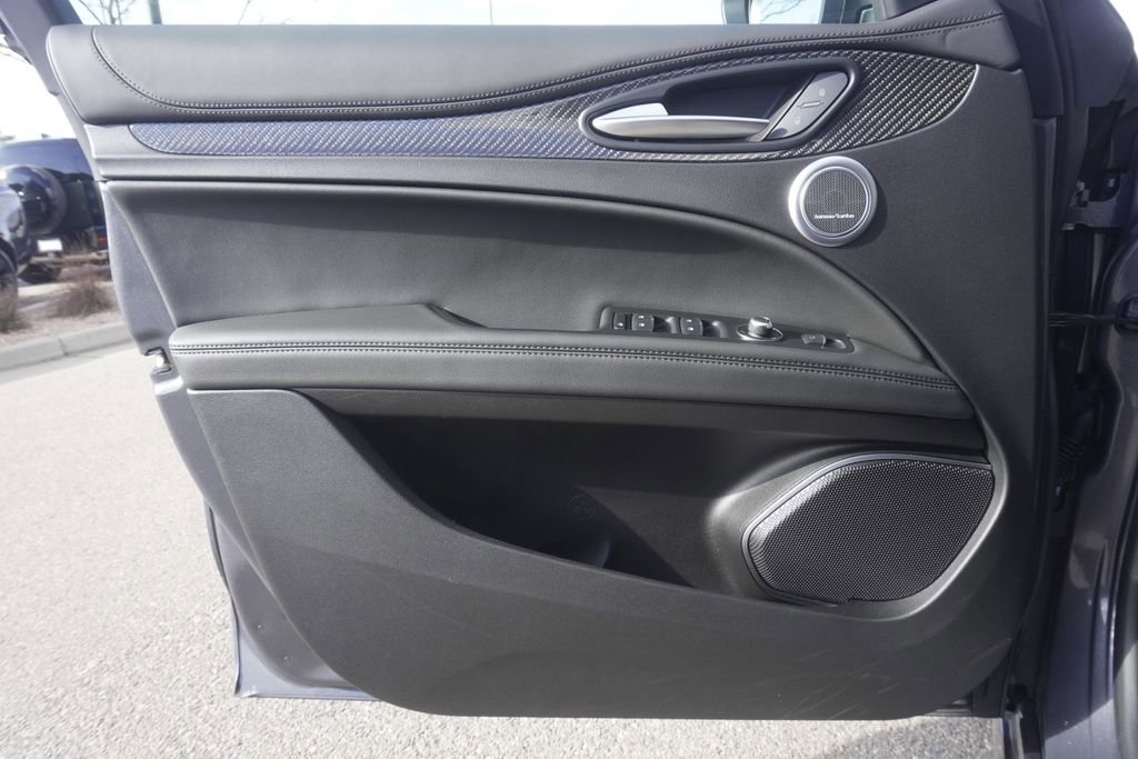 Used 2023 Alfa Romeo Stelvio Quadrifoglio w/ Active Assist Plus Package image 17