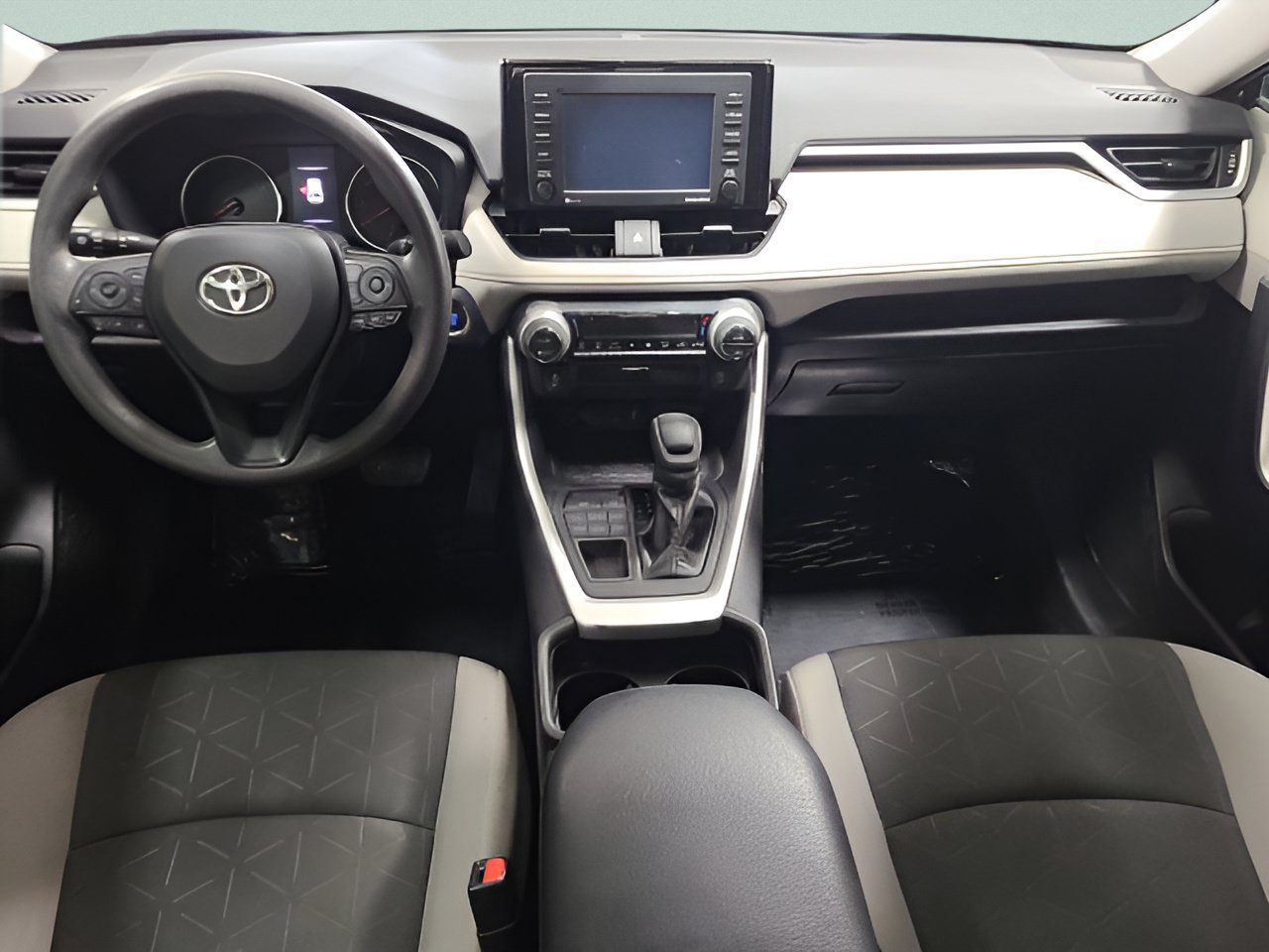 Used 2021 Toyota RAV4 XLE AWD/4WD image 22