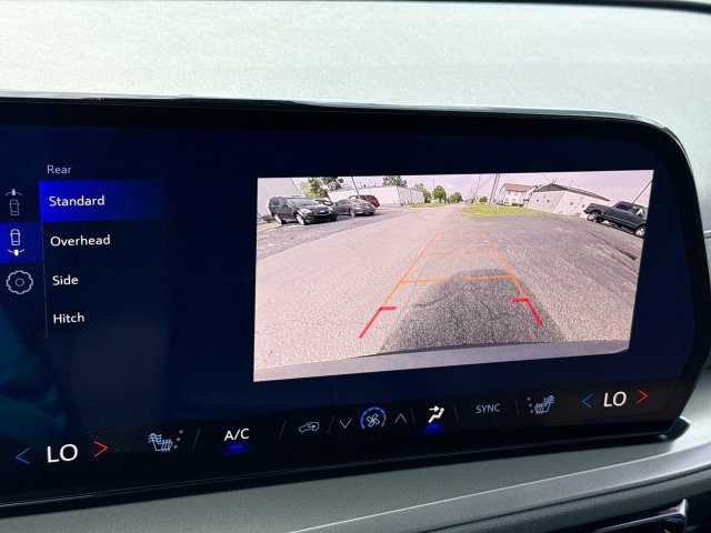 Used 2026 Chevrolet Traverse LT w/ Driver Confidence Package FWD image 17