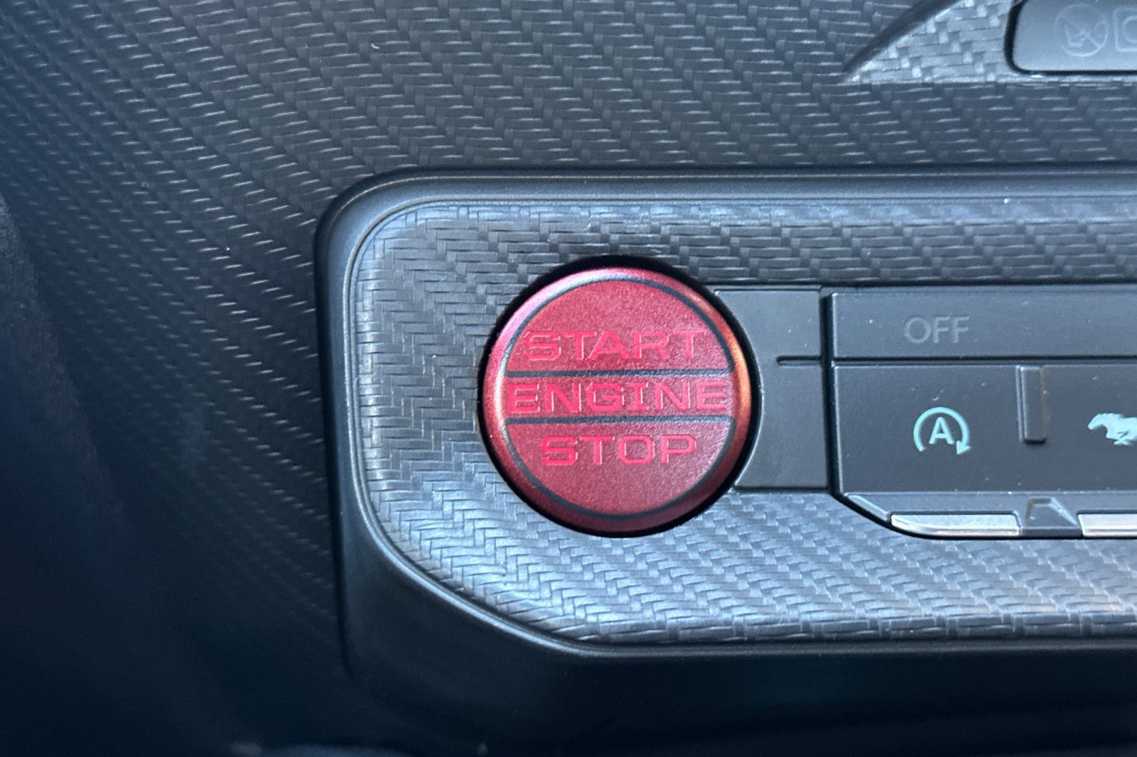 Used 2025 Ford Mustang Coupe RWD image 27