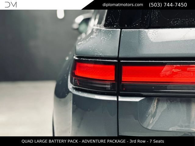 Used 2024 Rivian R1S Adventure AWD/4WD image 14