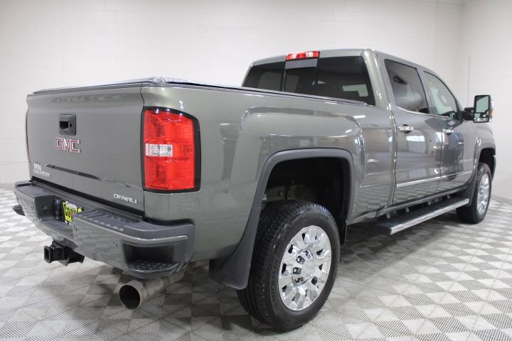 Used 2017 GMC Sierra 2500 Denali w/ Duramax Plus Package AWD/4WD image 11