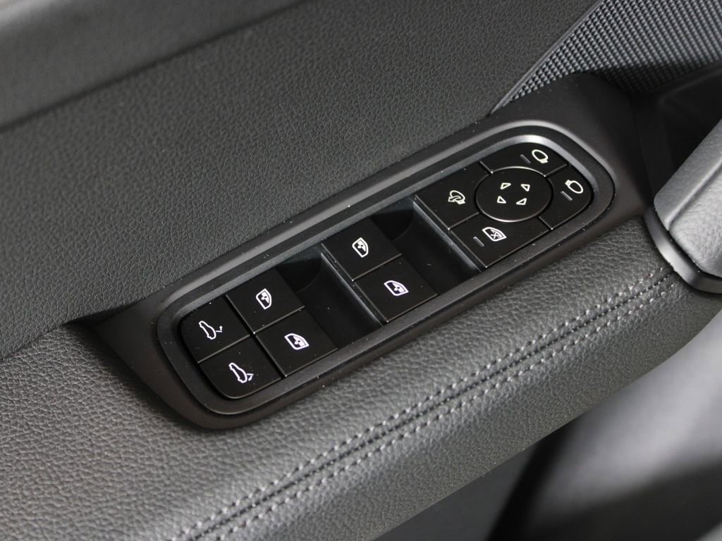 Used 2026 Porsche Cayenne Coupe image 15