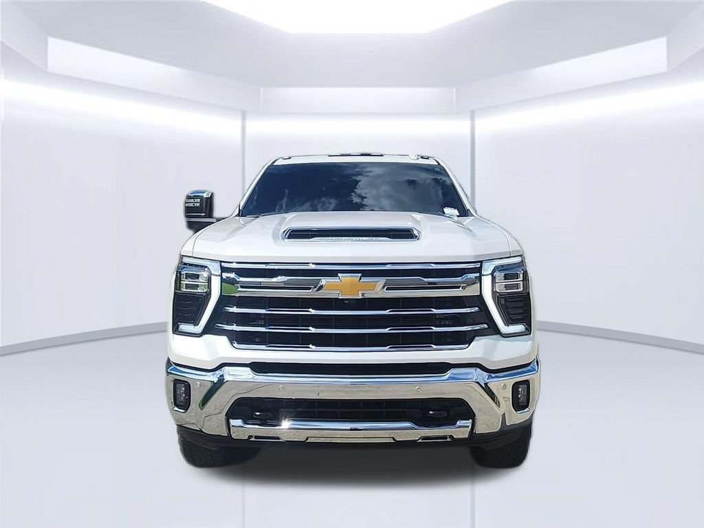 Used 2024 Chevrolet Silverado 3500 LTZ w/ LTZ Premium Package AWD/4WD image 2