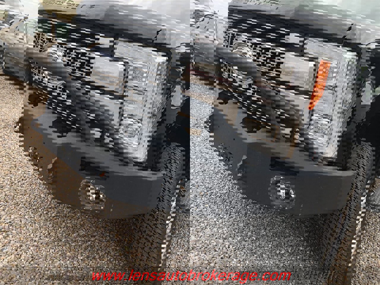 Used 2017 Ford F250 Platinum w/ FX4 Off-Road Package image 29