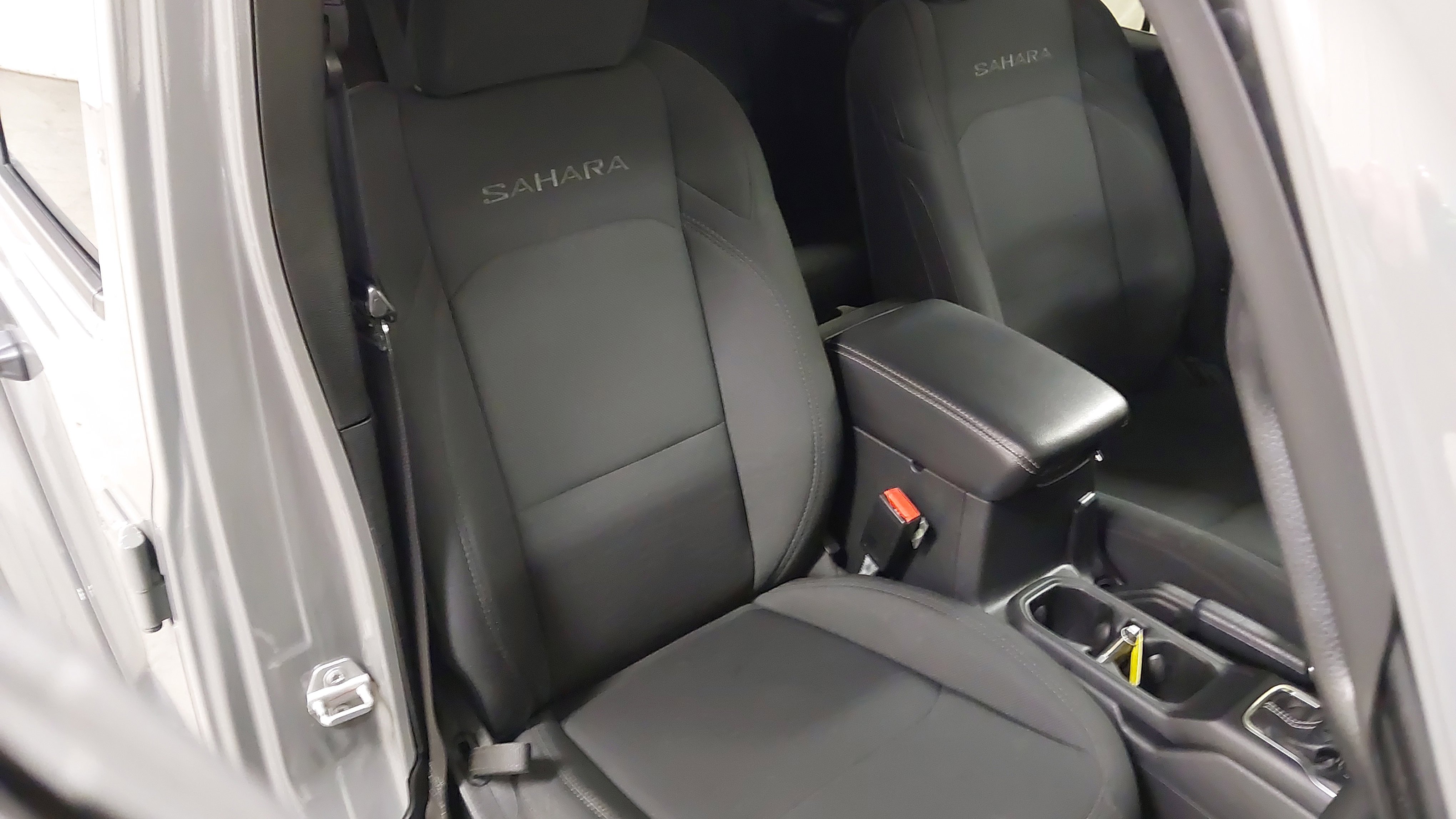 Used 2021 Jeep Wrangler Unlimited Sahara w/ Cold Weather Group image 28