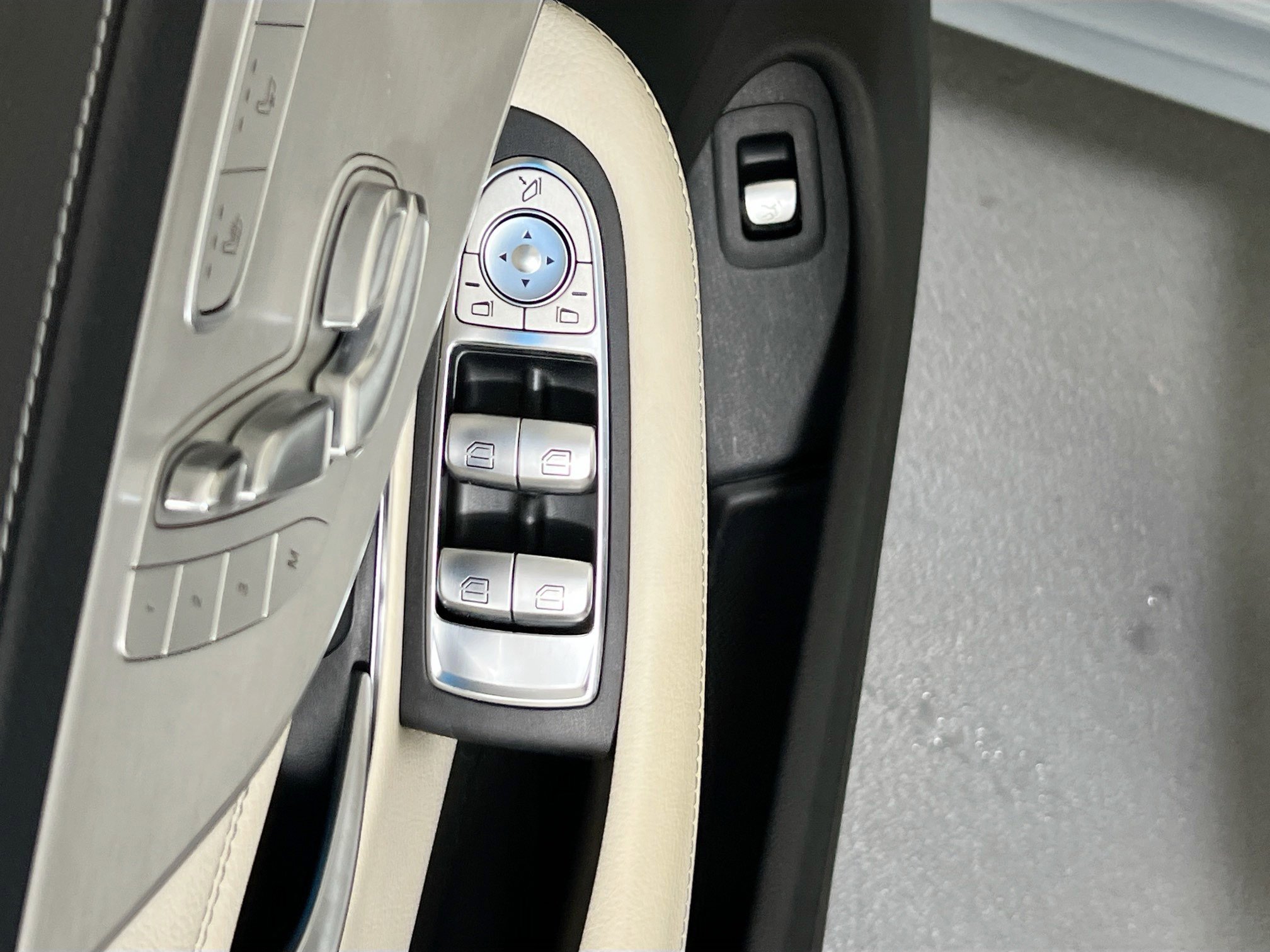 Used 2017 Mercedes-Benz C 300 4MATIC Cabriolet image 18