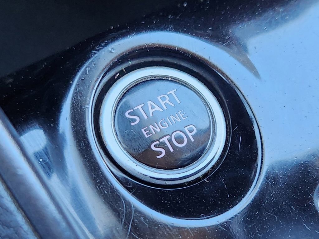 Used 2021 Nissan Versa SV image 19