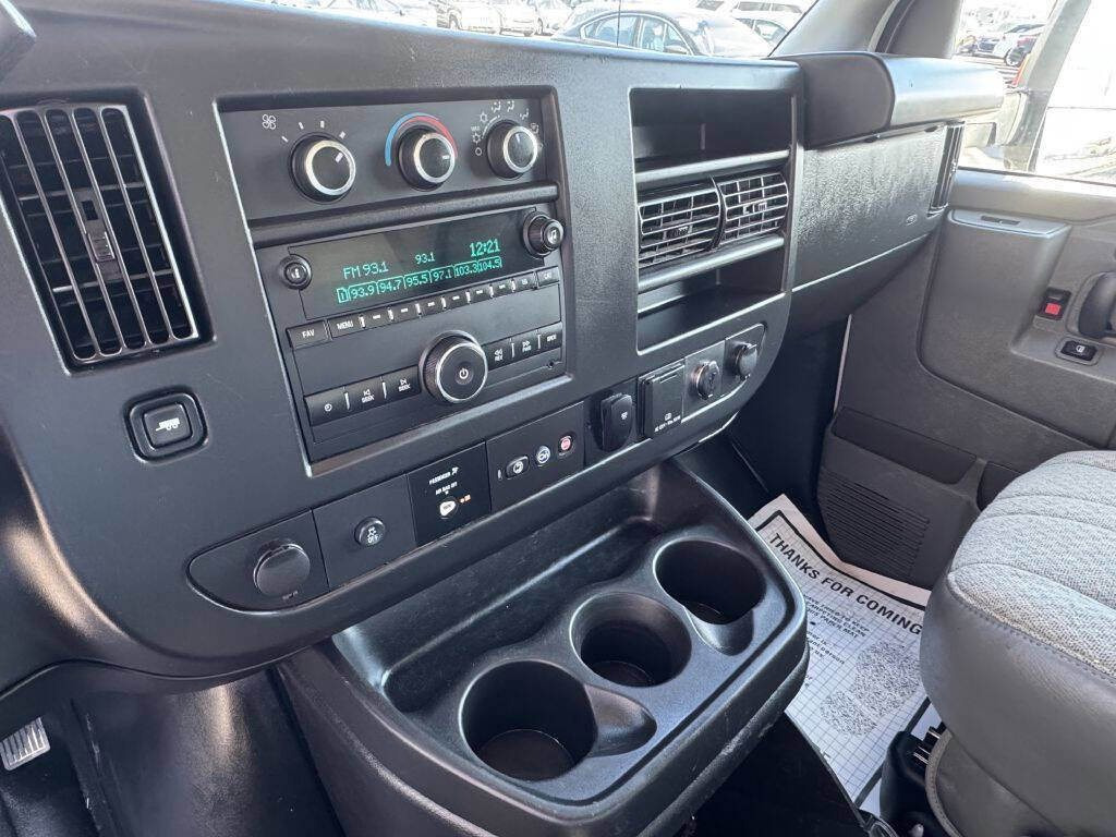 Used 2022 GMC Savana 3500 w/ Power Convenience Package image 8
