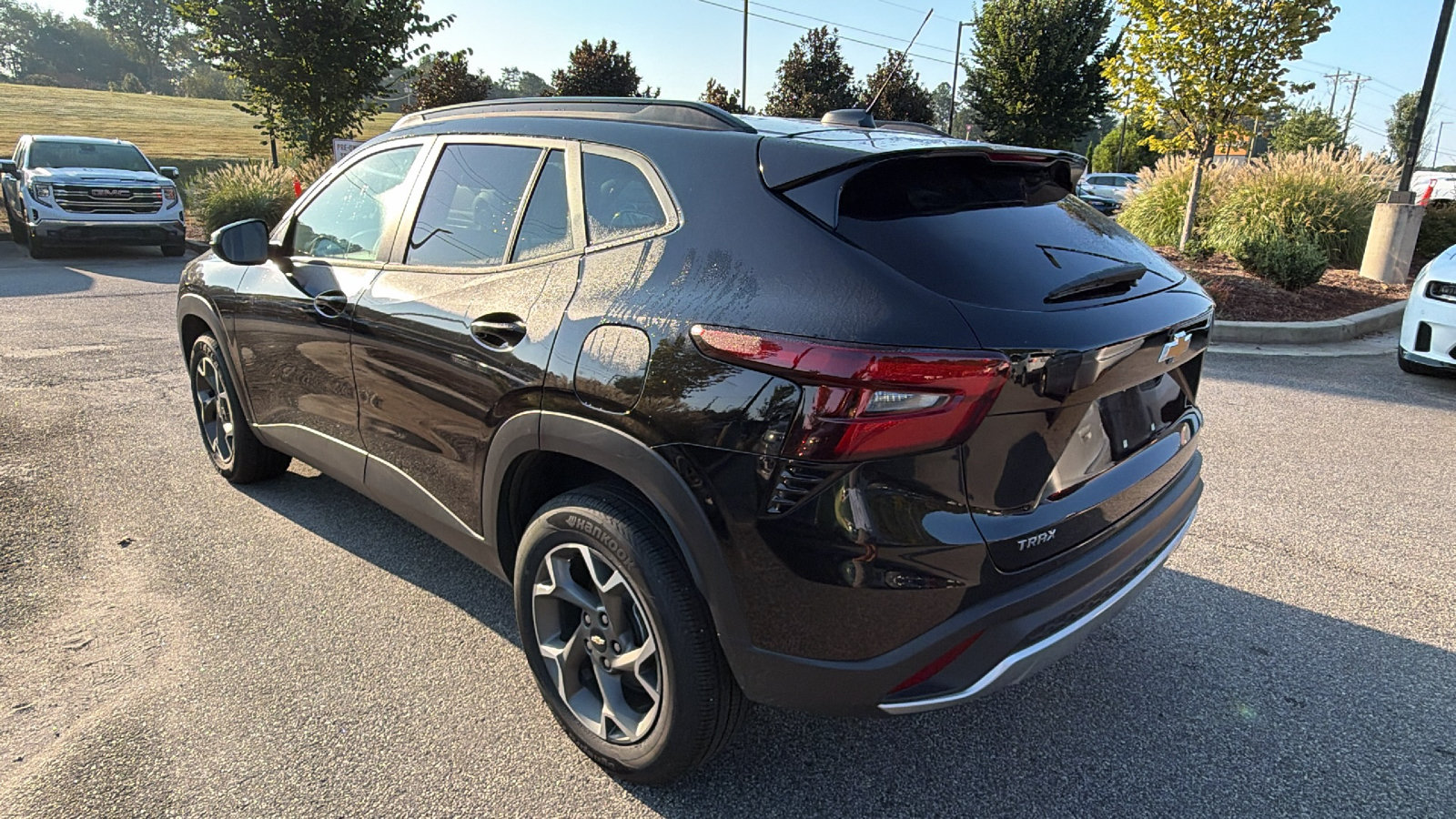 Used 2025 Chevrolet Trax LT FWD image 10