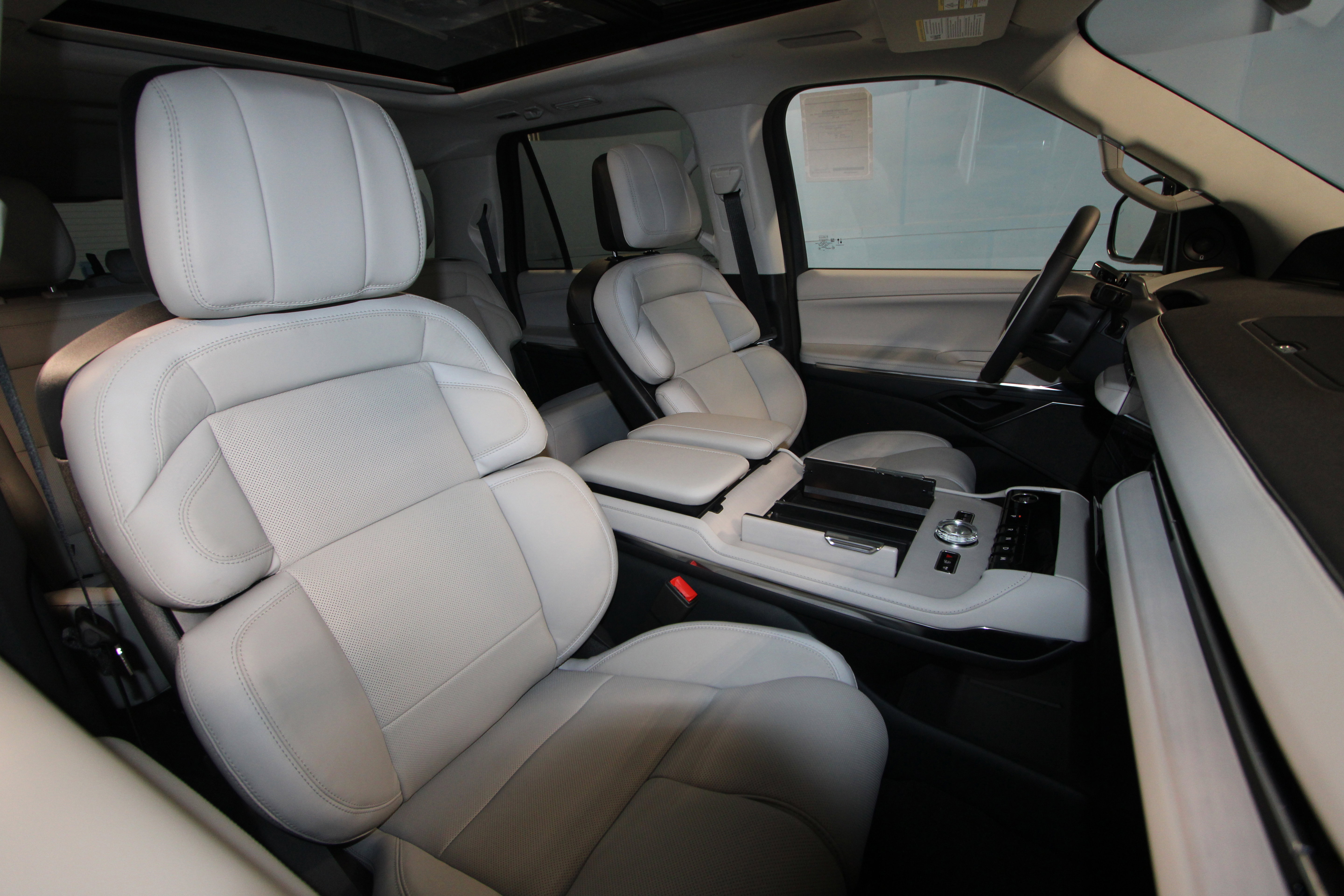 New 2025 Lincoln Navigator L Reserve image 24