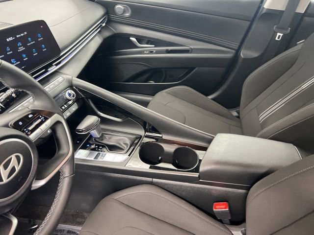 Used 2024 Hyundai Elantra SEL w/ Convenience Package image 21