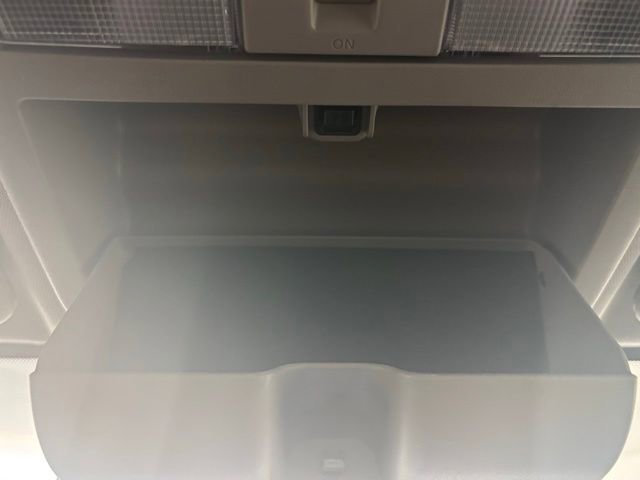 Used 2025 Nissan Frontier SV image 31