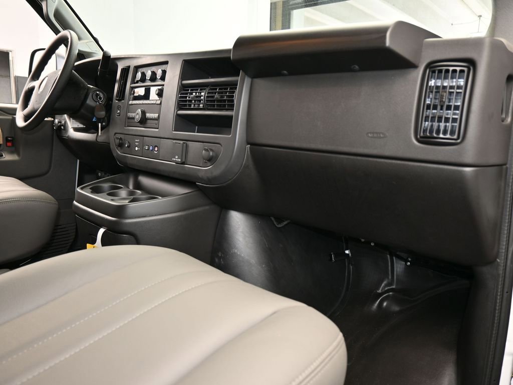 New 2025 Chevrolet Express 2500 w/ Driver Convenience Package image 33