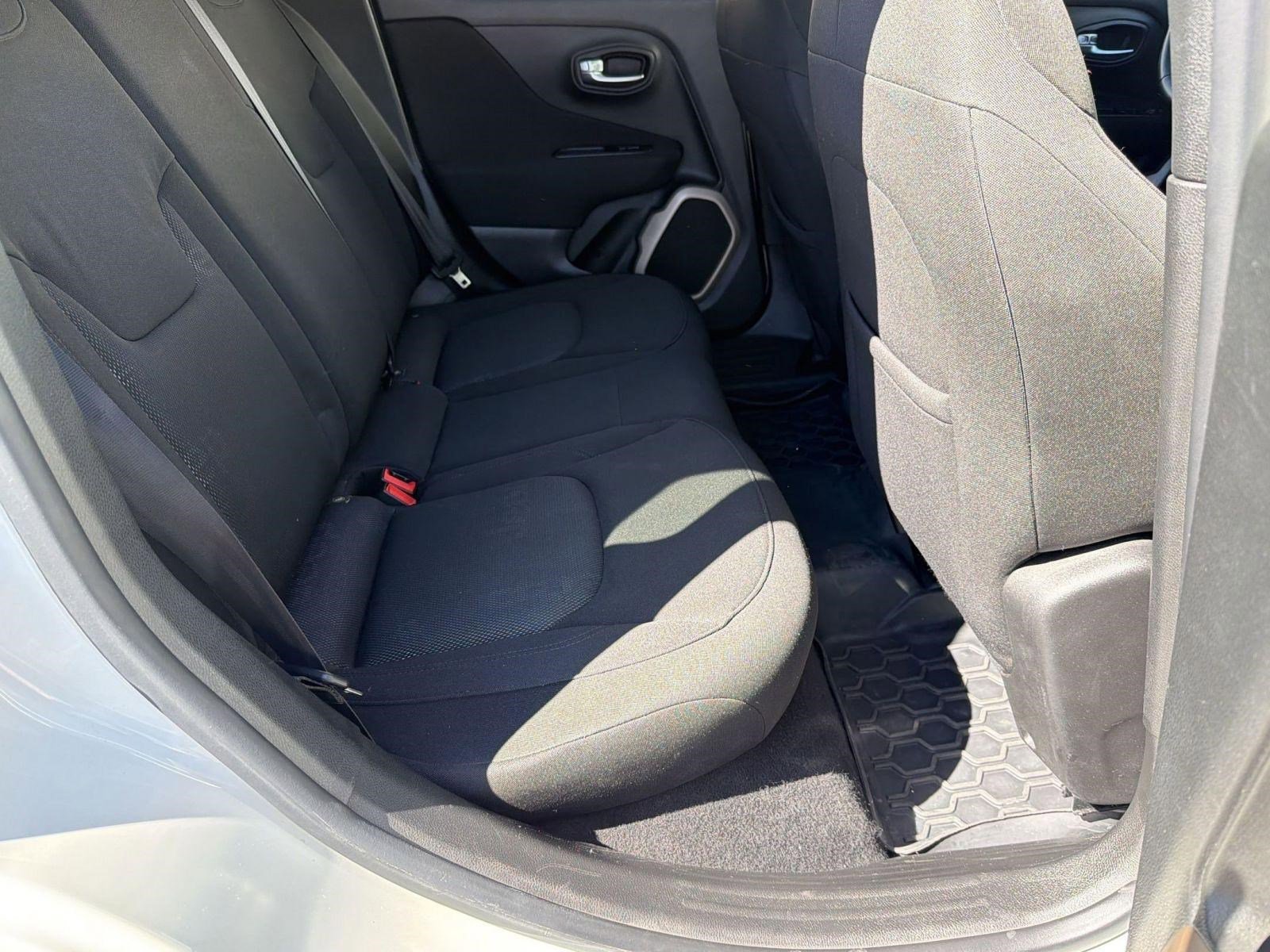 Used 2017 Jeep Renegade Latitude image 26