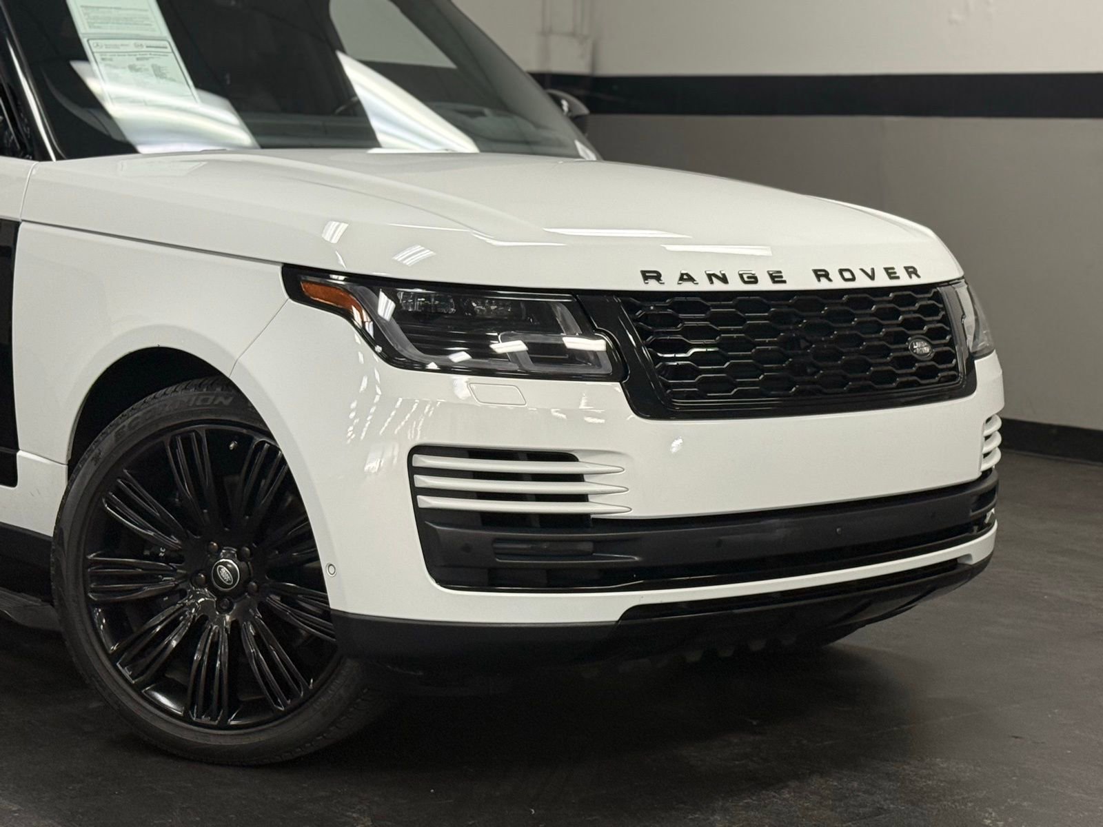 Used 2021 Land Rover Range Rover Westminster Edition image 3