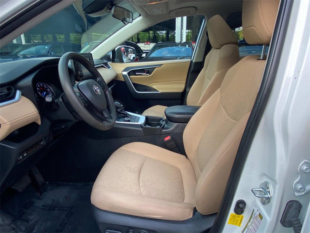 Used 2021 Toyota RAV4 XLE w/ Convenience Package image 22