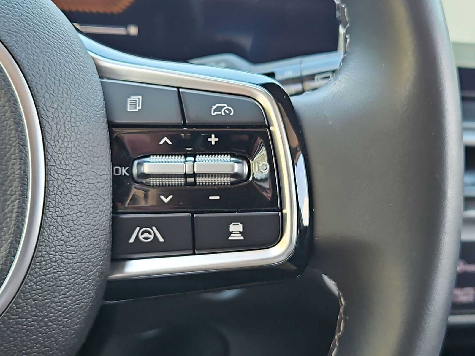 Certified 2025 Kia Sorento S FWD image 24