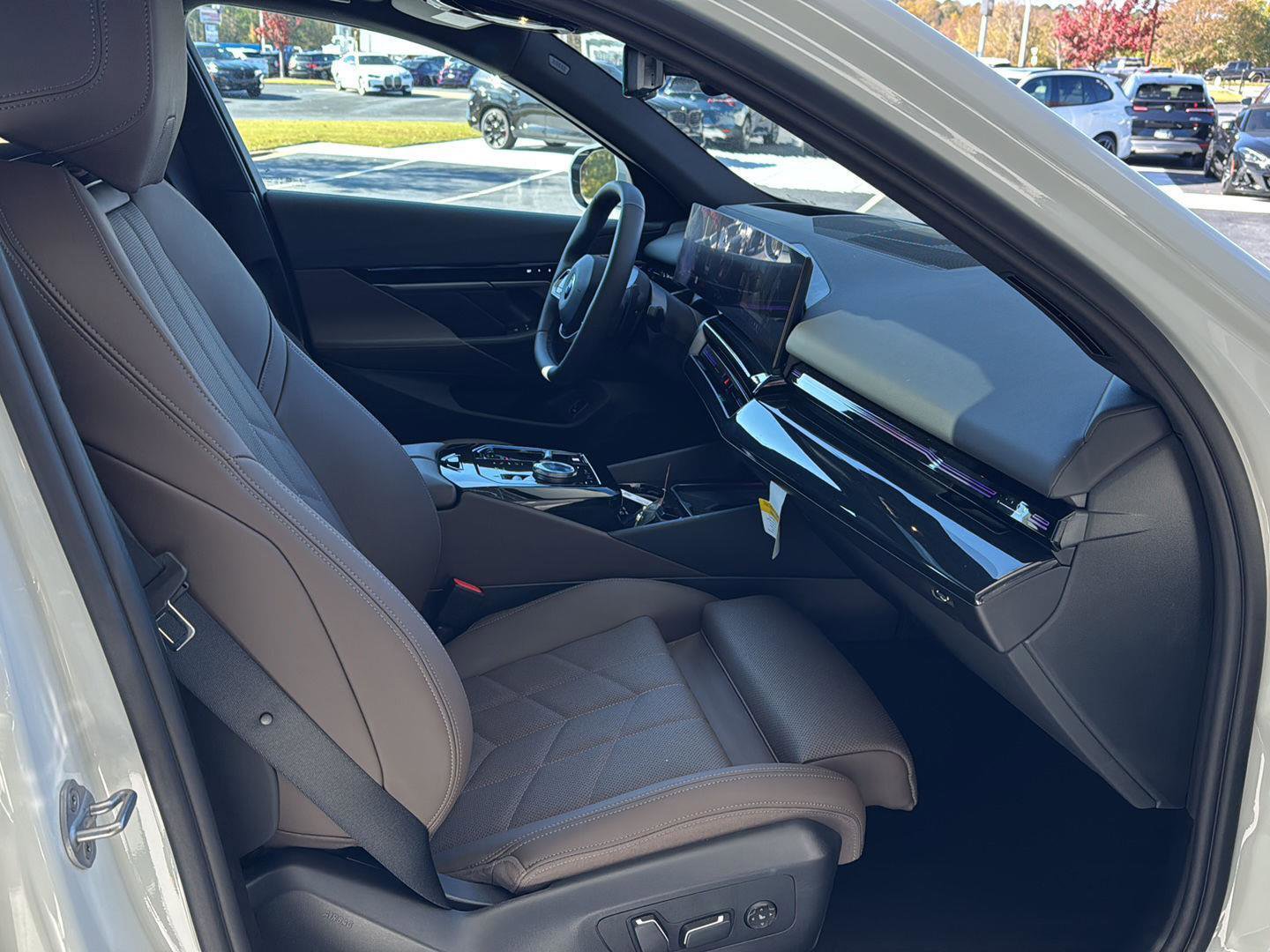 Certified 2025 BMW 530i w/ Premium Package image 10