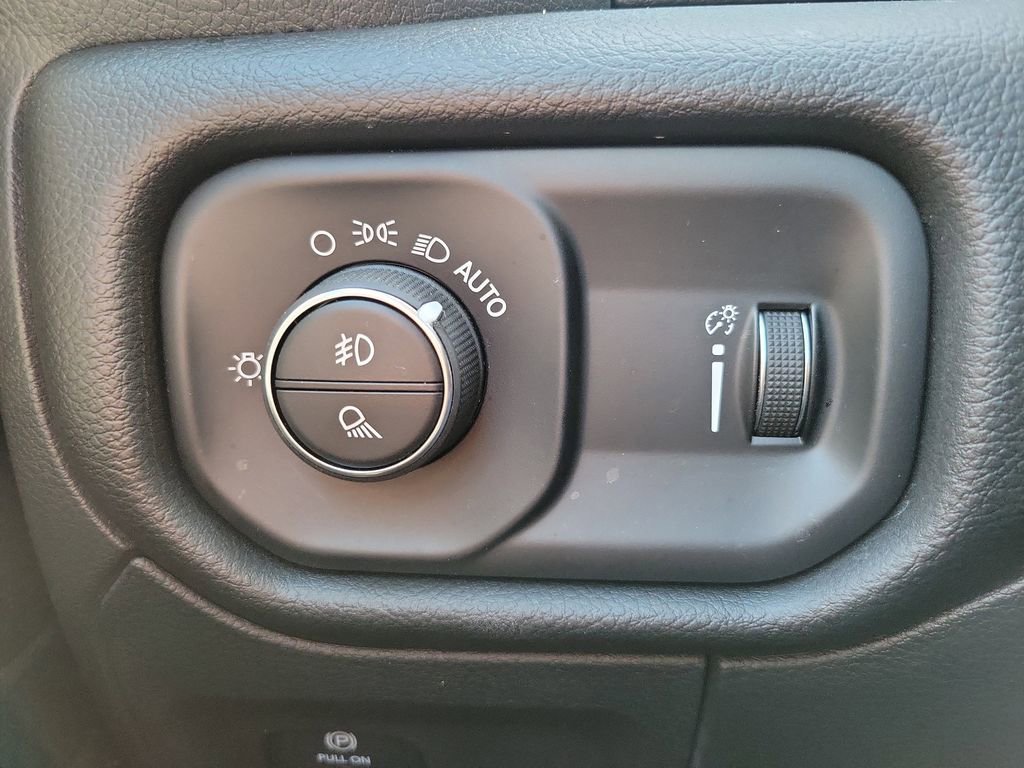 Used 2023 RAM 1500 Big Horn AWD/4WD image 29