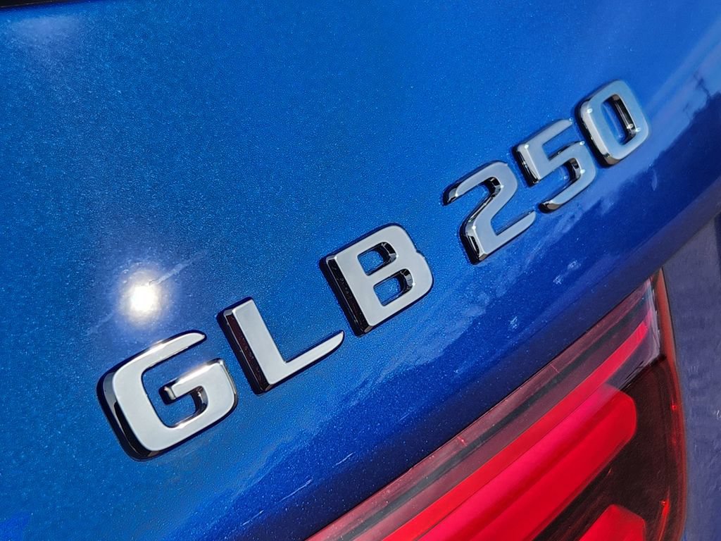 New 2026 Mercedes-Benz GLB 250 4MATIC image 11
