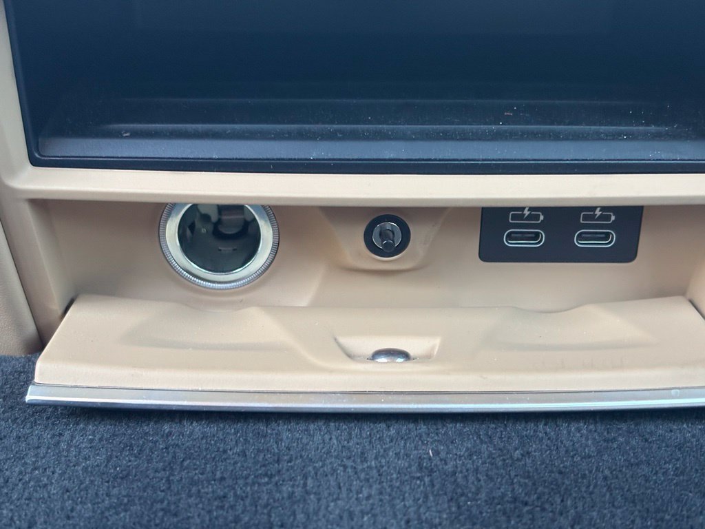 Used 2020 BMW 740i xDrive w/ Premium Package AWD/4WD image 23