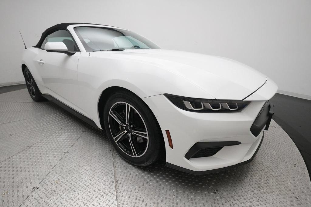 Used 2025 Ford Mustang Premium RWD image 35